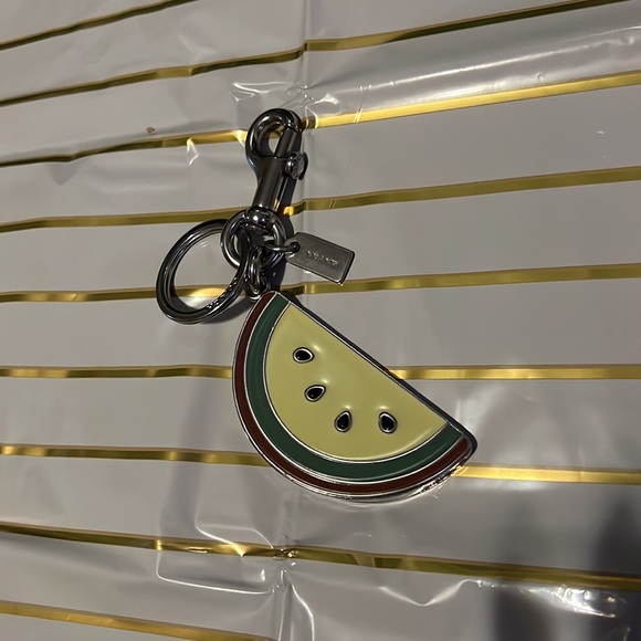 COACH! Bag charm, matches with Any bag, clutch,really anything you can think off - Picture 2 of 3